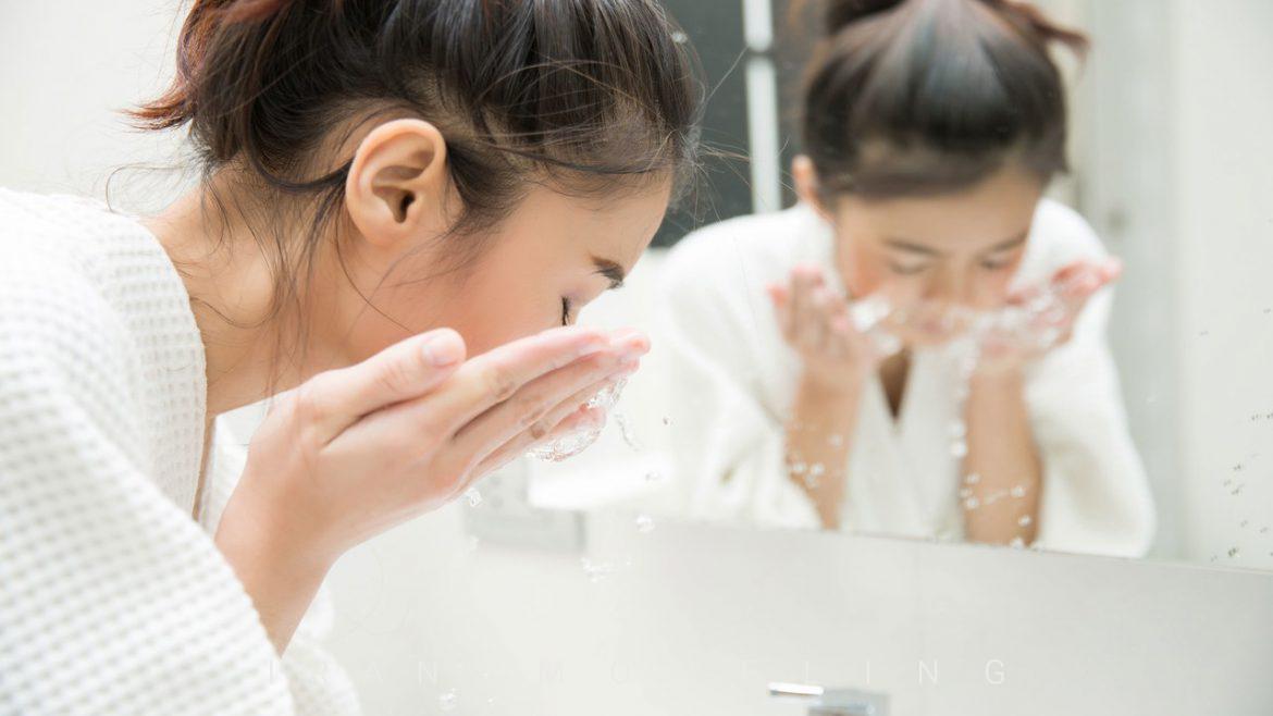 بهترین روش برای تمیز کردن و پاک سازی پوست صورت را بدانید