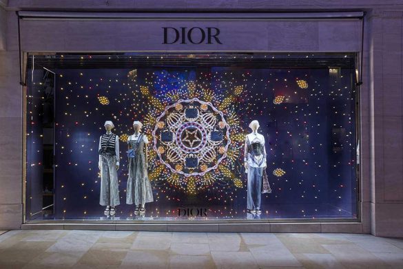 ویترین های سال نو Dior باعث خوشحالی القا می شود