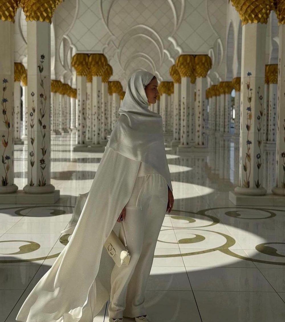 مدل مشهور جهان با حجاب اسلامی در امارات