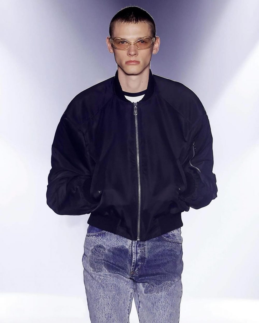 شلوار جین برند جوردنلوکا با طرح ادرار به قیمت ۸۰۰ دلار